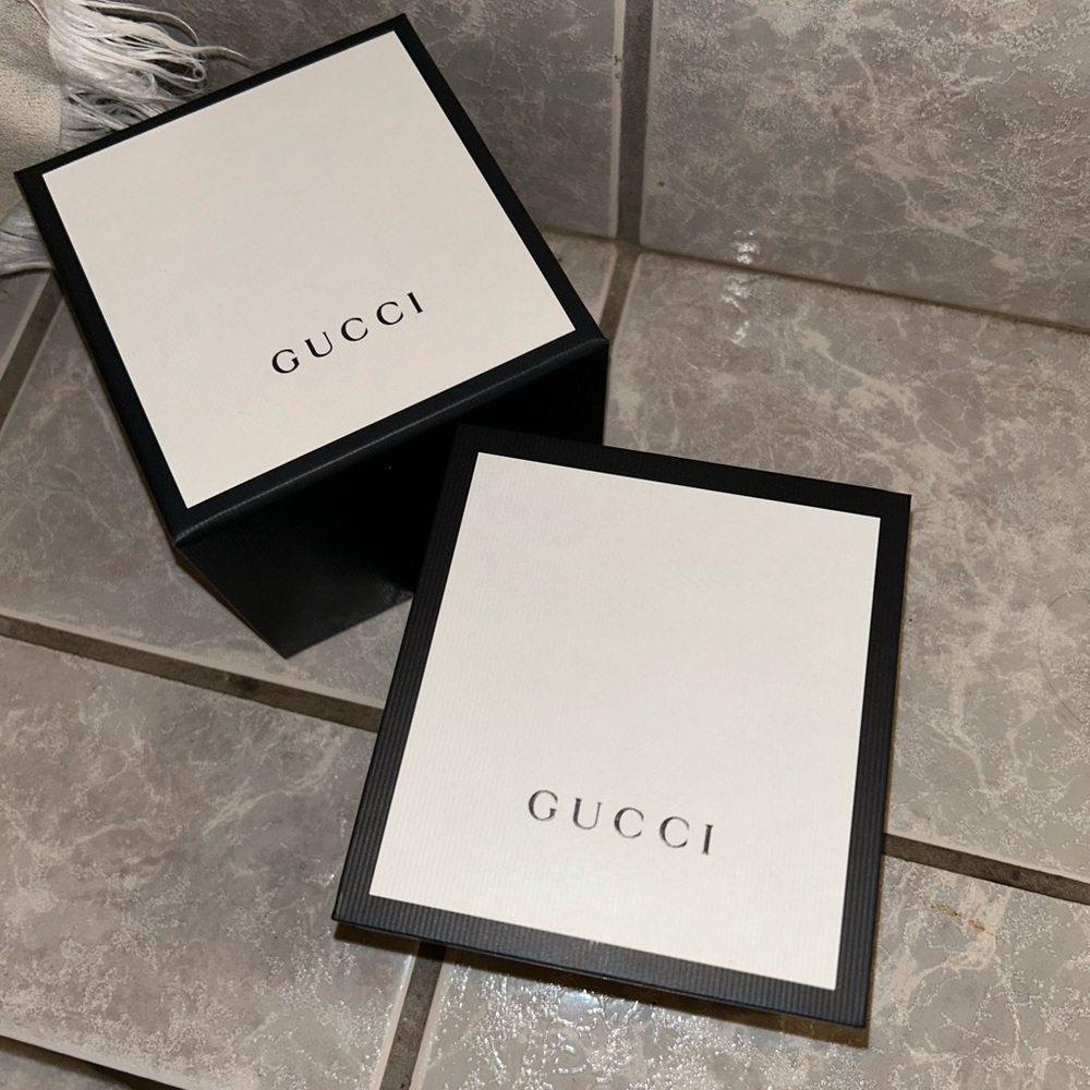 Brand new 12 diamond gucci mens watch never worn comes with box and bag. - Picture 3 of 3